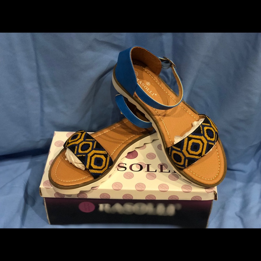 Fun sandals - Picture 2 of 4